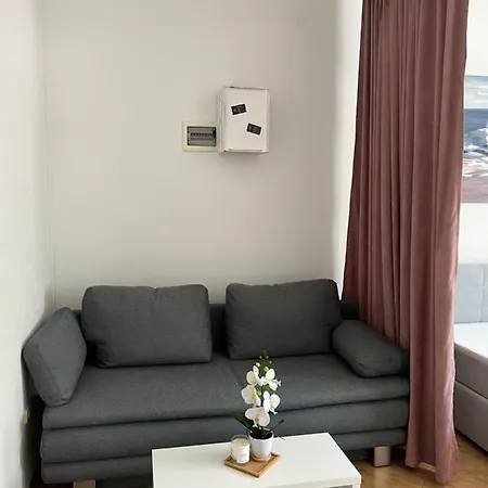 Fajen Apartment Sukosan