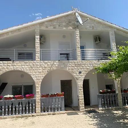 Fajen Apartament Sukošan